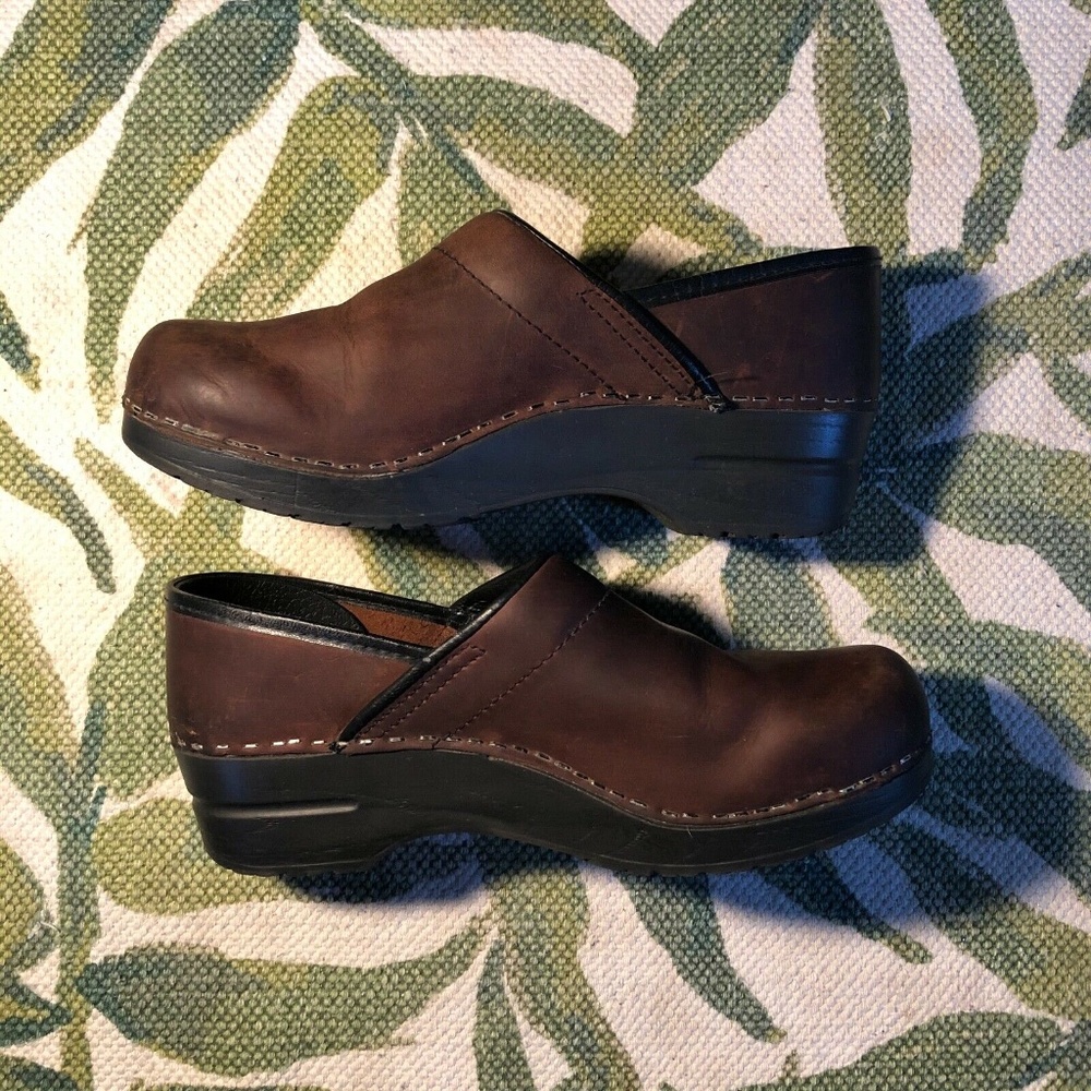 SANITA Pro Antique Brown Leather Clogs Sz 8.5 39